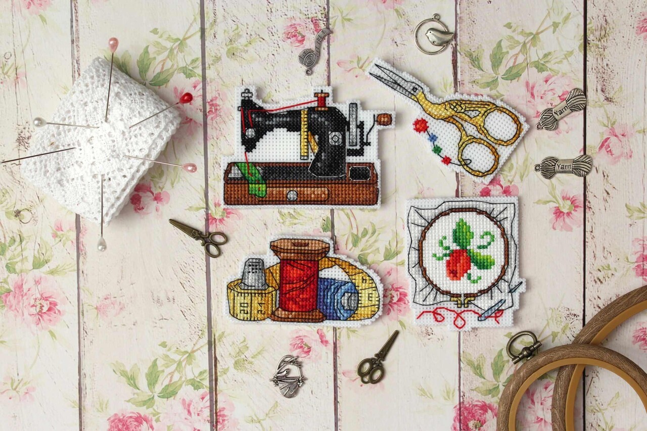 Needleworker P-339 / SR-339 Plastic Canvas Counted Cross Stitch Kit